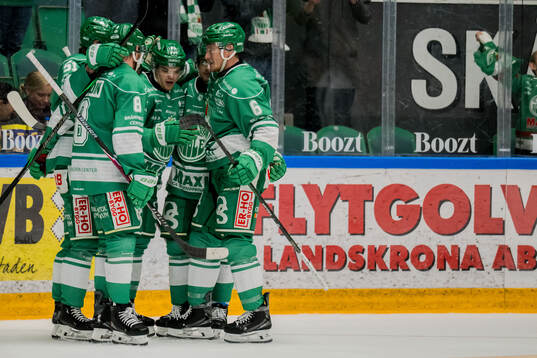 Rögles spelare jublar