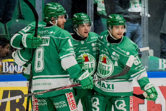 Rögles Linus Sandin, Karson Kuhlman och Leon Bristedt