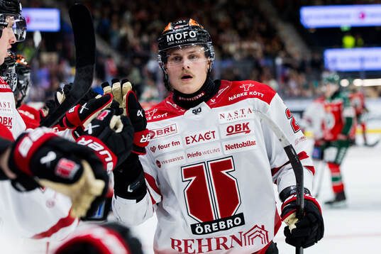 Örebros Milton Oscarson jublar