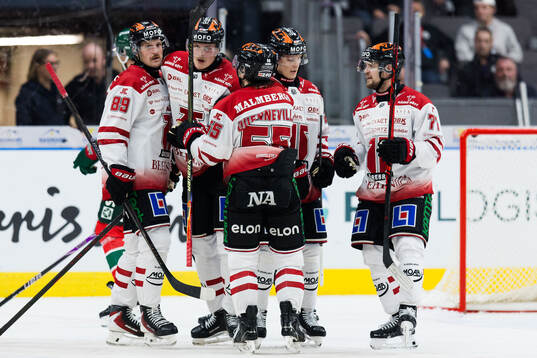 Örebros Milton Oscarson jublar