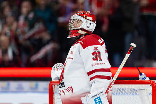 Örebros målvakt Jonas Arntzen deppar