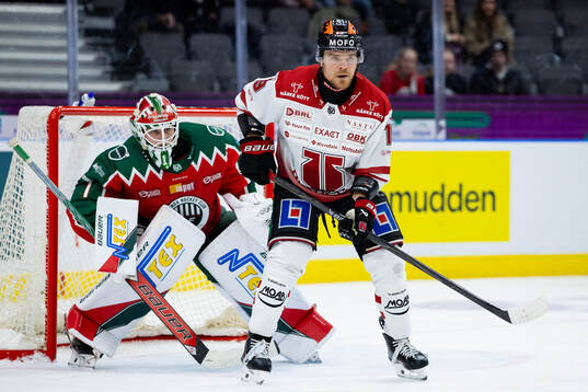 Frölundas målvakt Lars Johansson och Örebros Sean Malone