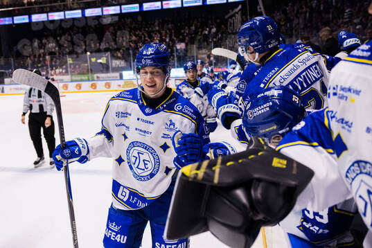Leksands Andro Kaderli jublar