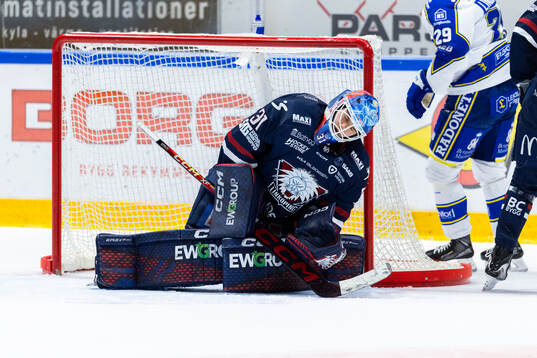 Linköpings målvakt Jesper Myrenberg deppar