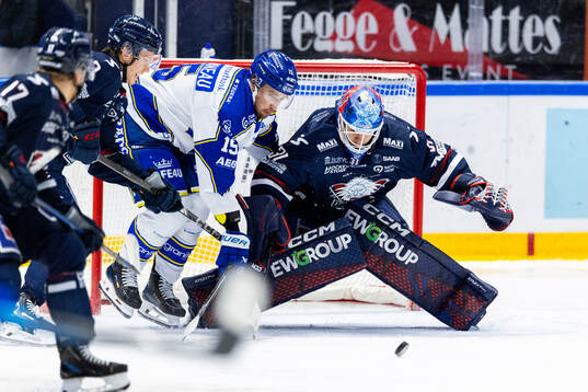 Leksands Max Veronneau och Linköpings målvakt Jesper