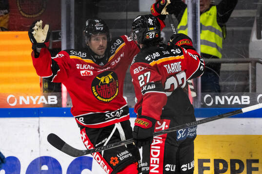 Luleås Mathias Bromé och Ben Tardif jublar