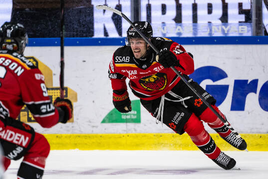 Luleås Mathias Bromé jublar