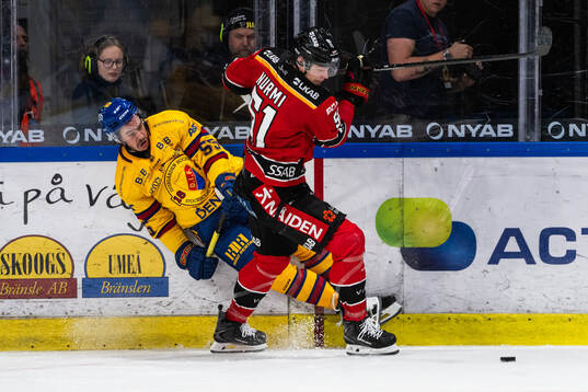 Djurgårdens Charles Hudon och Luleås Markus Nurmi