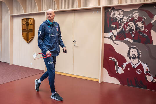 Ståle Solbakken, head coach of Norway, arrives