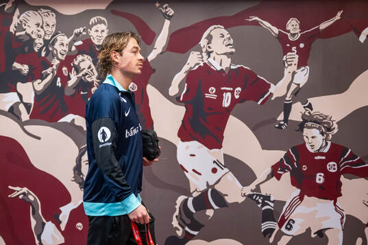 Patrick Berg of Norway arrives