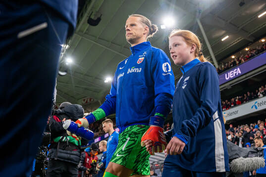 Goalkeeper Ørjan Nyland of Norway enters the pitch