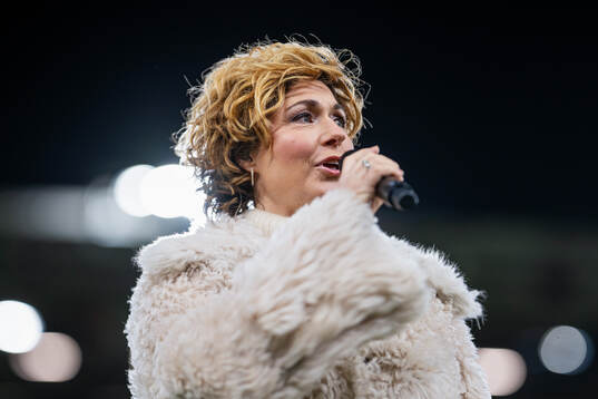 Sissel Kyrkjebø sings
