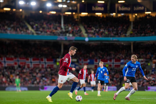 Alexander Sørloth of Norway and Vlasiy Sinyavskiy of
