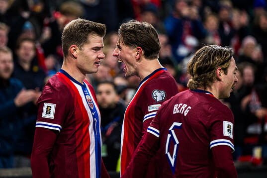 Alexander Sørloth of Norway celebrates with Sander Berge