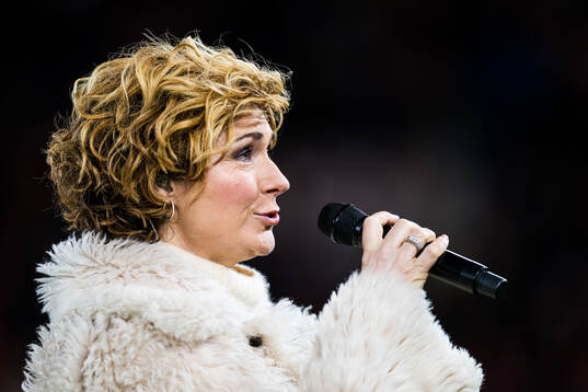 Sissel Kyrkjebø sings the national anthem