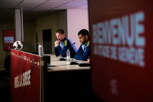 Head coach Graham Potter and Isak Hien of the Swedish