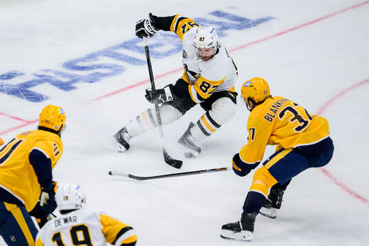 Sidney Crosby of Pittsburgh Penguins and Nick Blankenburg