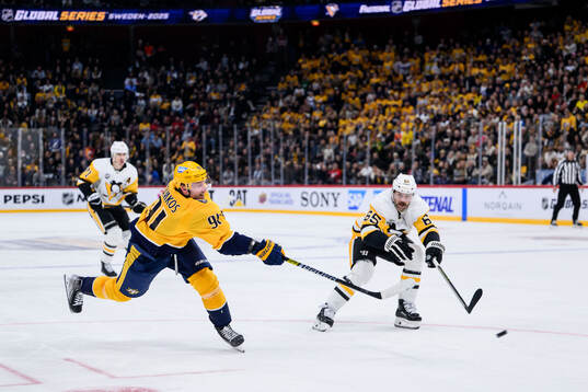 Steven Stamkos of Nashville Predators scores the game
