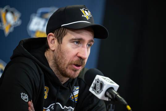 Kevin Hayes at a press conference