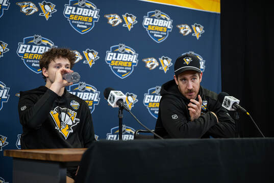 Ben Kindel and Kevin Hayes at a press conference