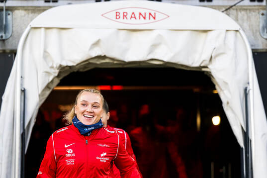 Karoline Haugland of Brann warms up