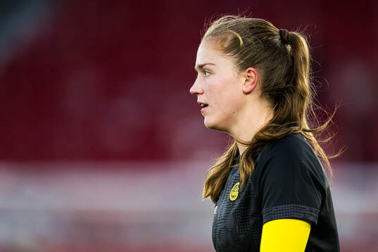 Kristina Borgenhaug Brudvik of Bodø/Glimt warms up