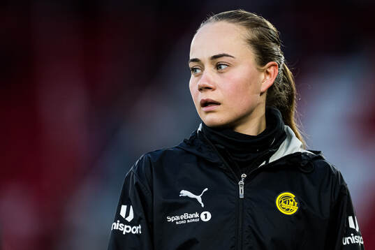 Lise Højsted Dissing of Bodø/Glimt warms up