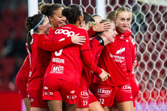 Monica Isaksen of Brann celebrates
