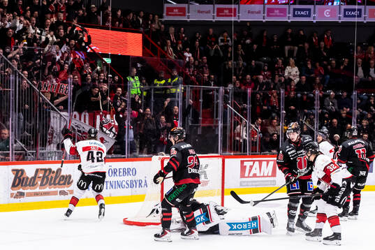 Malmö Redhawks Robin Salo för 3-0 och jublar