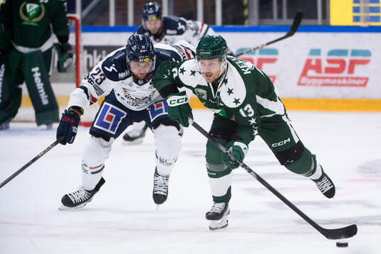 Linköpings Robin Kovacs och Färjestads Joel Kellman
