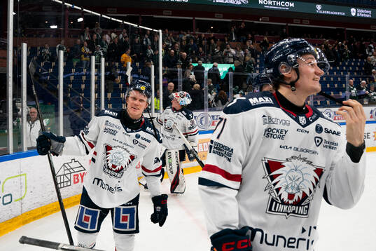 Linköpings Jonathan Myrenberg och Eskild Bakke Olsen jublar