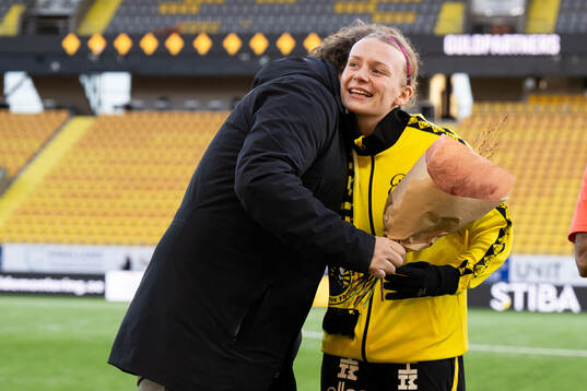 Elfsborgs Leann Nyström hyllas för 100 matcher i