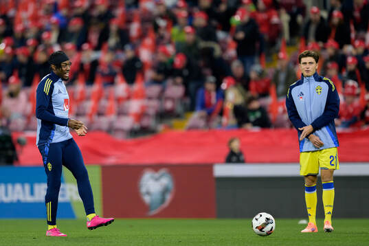 Anthony Elanga and Besfort Zeneli of Sweden