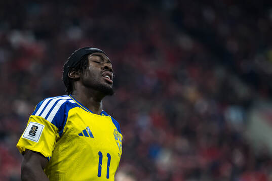 Anthony Elanga of Sweden looks dejected