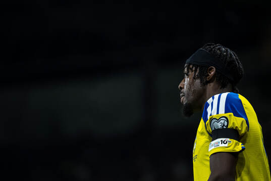 Anthony Elanga of Sweden looks dejected