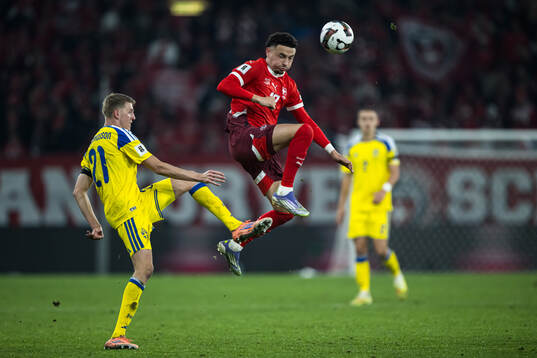 Alexander Bernhardsson of Sweden and Ruben Vargas of