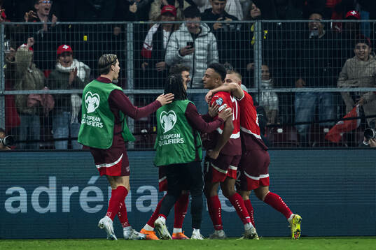 Dan Ndoye of Switzerland celebrate the 3-1 goal