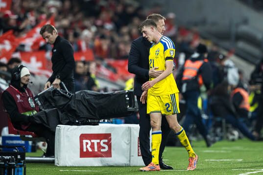 Alexander Bernhardsson and Head coach Graham Potter of