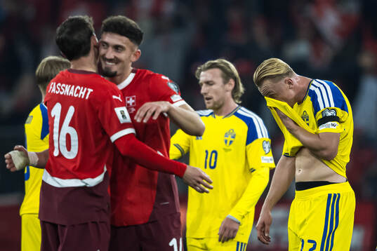 Bläddra bland fler bilder av Football, FIFA World Cup Qualifier, Switzerland - Sweden