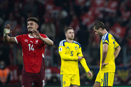 Gabriel Gudmundsson and Benjamin Nygren of Sweden look