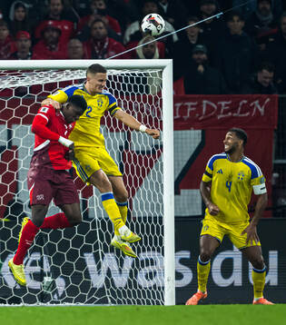 Breel Embolo of Switzerland in action against Gustaf