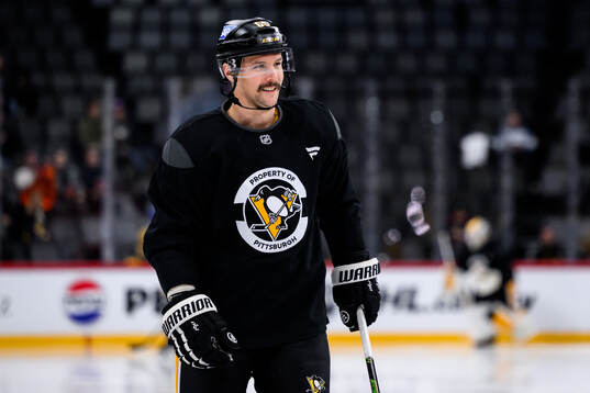 Erik Karlsson at a practice session with Pittsburgh Penguins