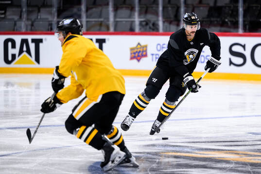 Erik Karlsson at a practice session with Pittsburgh Penguins