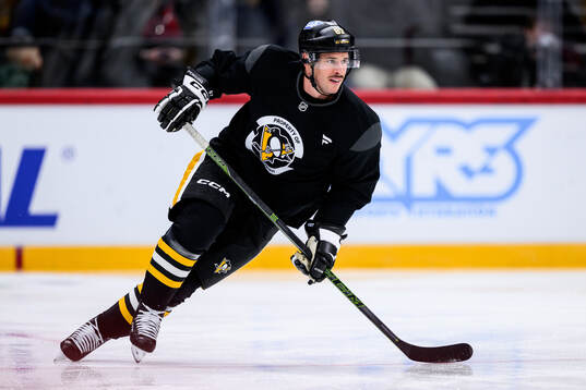 Sidney Crosby at a practice session with Pittsburgh Penguins