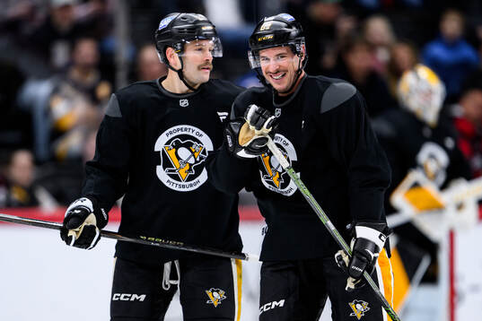 Sidney Crosby at a practice session with Pittsburgh Penguins