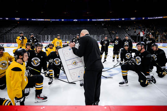 Bläddra bland fler bilder av Ice Hockey, NHL Global Series, Pittsburgh Penguins, Practice 