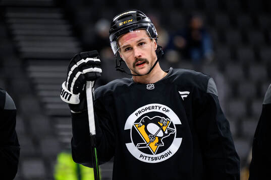 Erik Karlsson at a practice session with Pittsburgh Penguins