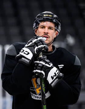 Sidney Crosby at a practice session with Pittsburgh Penguins