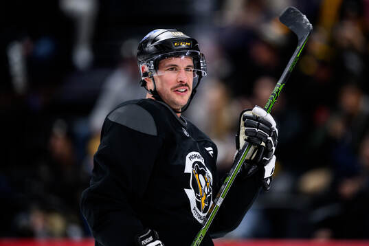 Sidney Crosby at a practice session with Pittsburgh Penguins