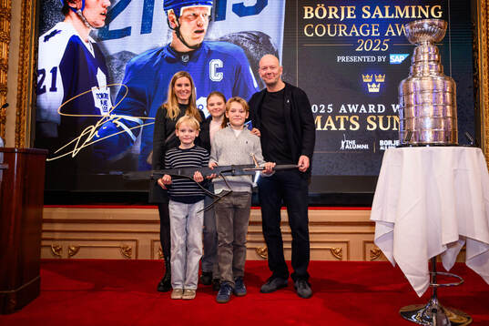 Mats Sundin with his wife Josephine and children Julian,